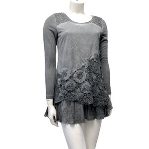 CLEO long sleeve pretty boho tunic dress. Crochet lace with ruffle hem. EEUC